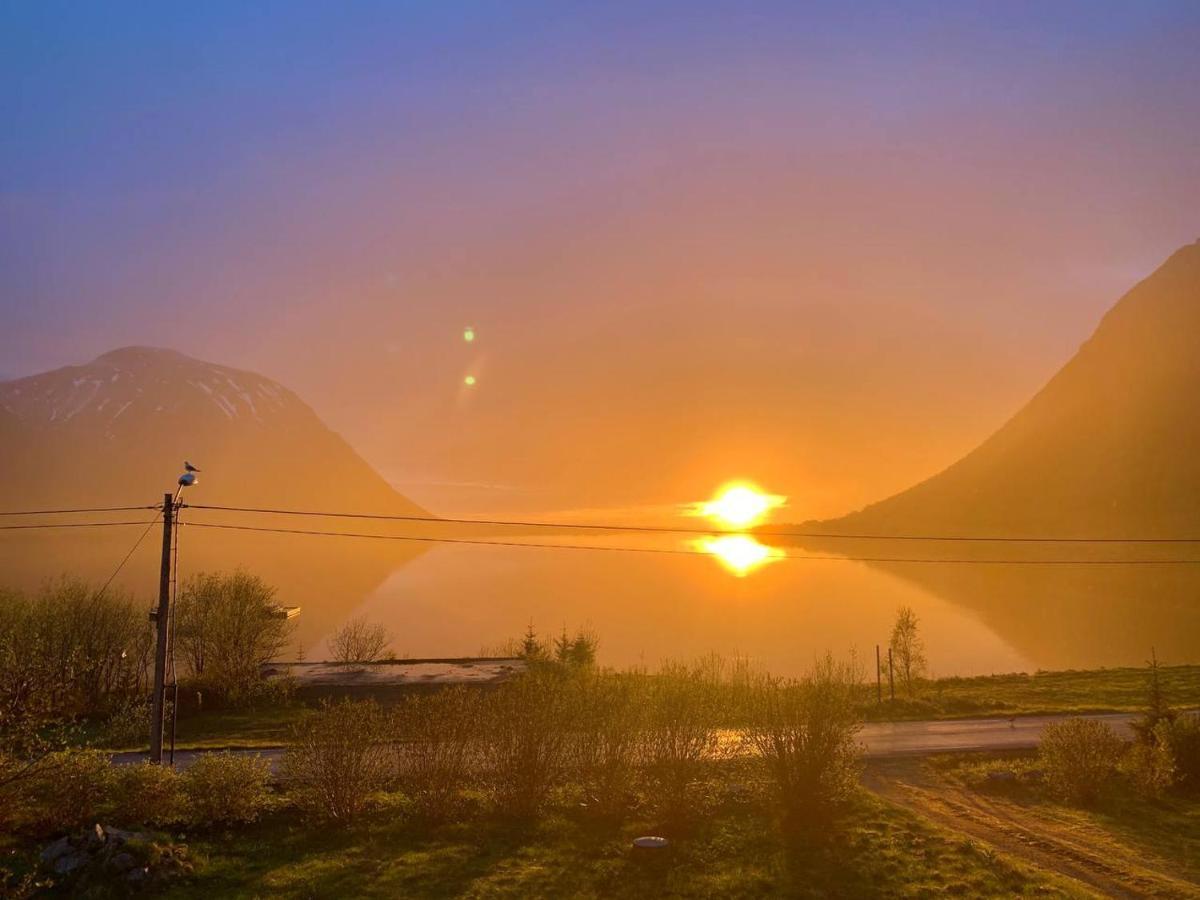 Lofoten Red Villa Laupstad Dış mekan fotoğraf